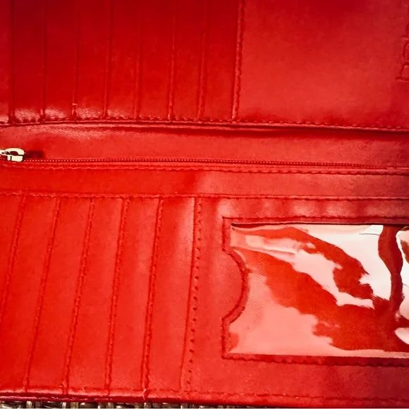 NWT bebe LOS ANGELES ROWAN TRIFOLD WRISTLET. - Picture 6 of 10